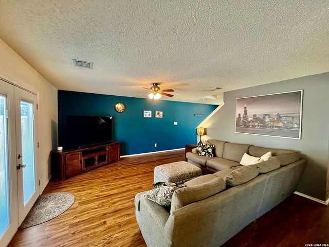 3043 Solitaire Hill, San Antonio, TX 78247