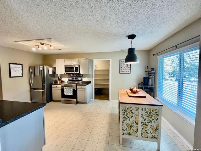 3043 Solitaire Hill, San Antonio, TX 78247