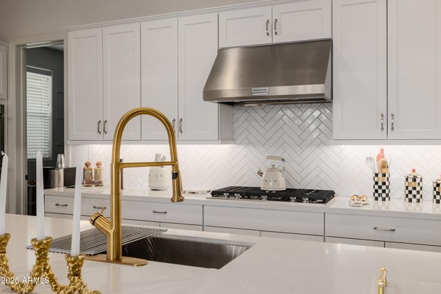 17210 W GRACEMONT Street, Surprise, AZ 85388