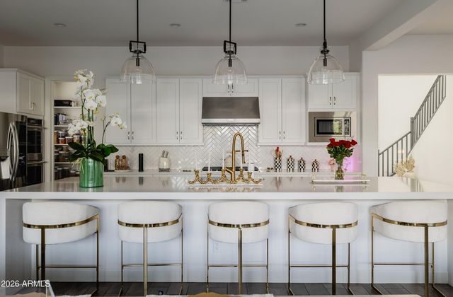 17210 W GRACEMONT Street, Surprise, AZ 85388