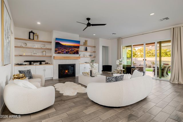 17210 W GRACEMONT Street, Surprise, AZ 85388