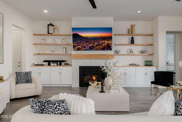 17210 W GRACEMONT Street, Surprise, AZ 85388