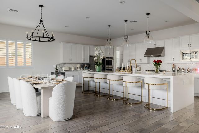 17210 W GRACEMONT Street, Surprise, AZ 85388