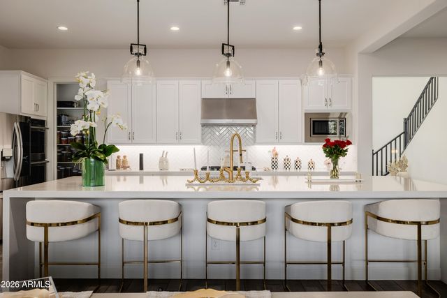 17210 W GRACEMONT Street, Surprise, AZ 85388