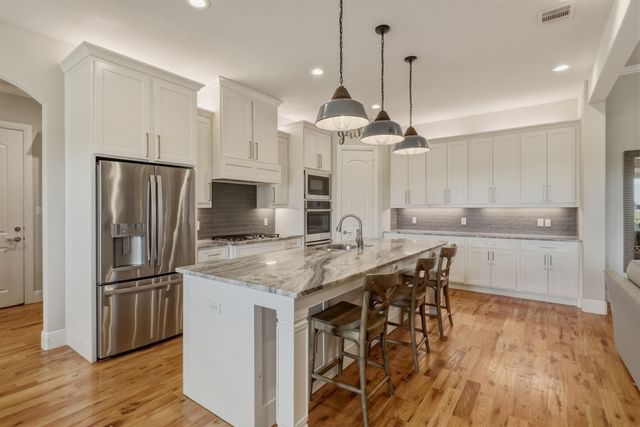 108 Bearclaw Circle, Aledo, TX 76008