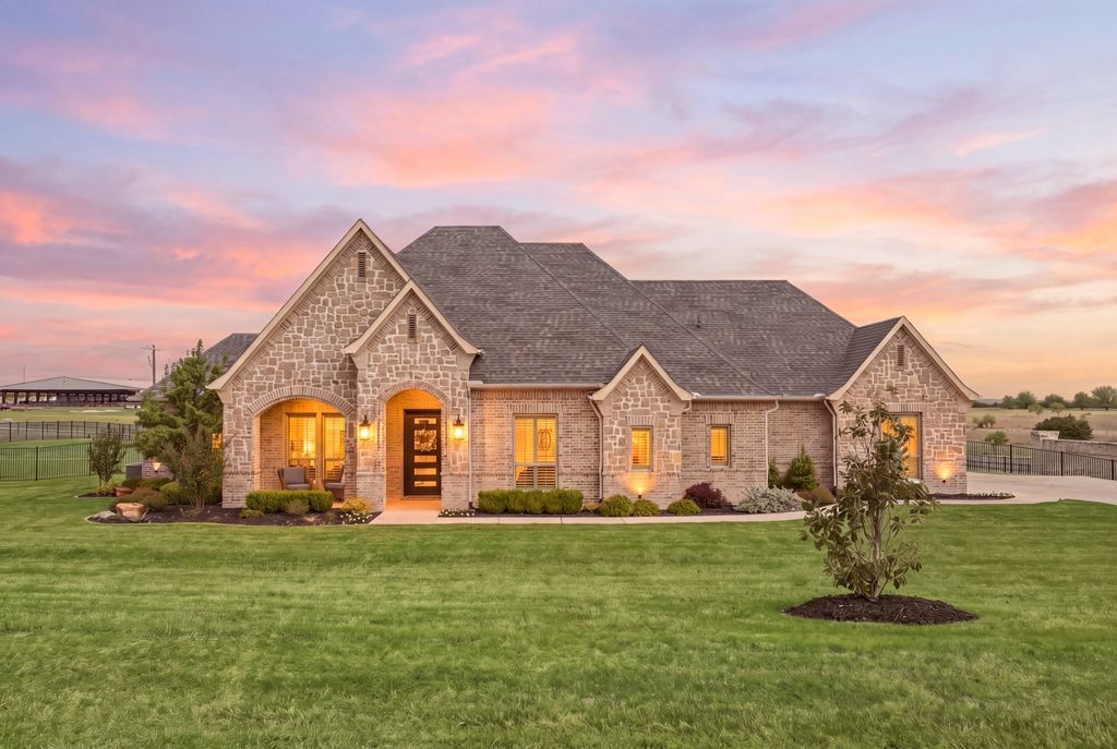 108 Bearclaw Circle, Aledo, TX 76008