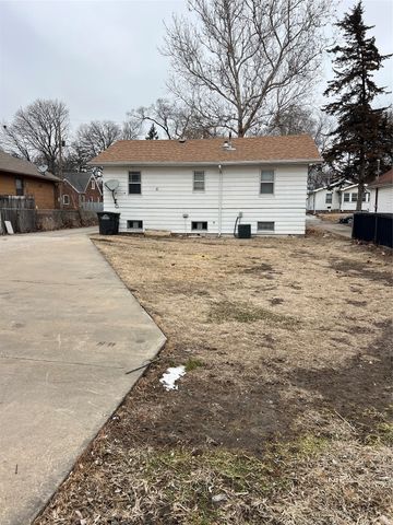 2805 Des Moines Street, Des Moines, IA 50317