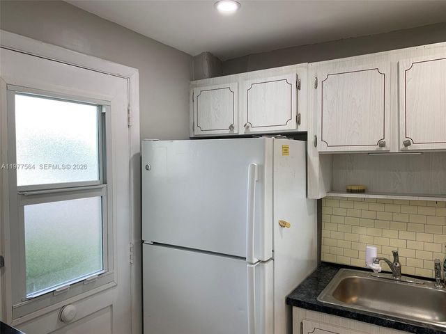 3010 Marcos Dr R105, Aventura, FL 33160