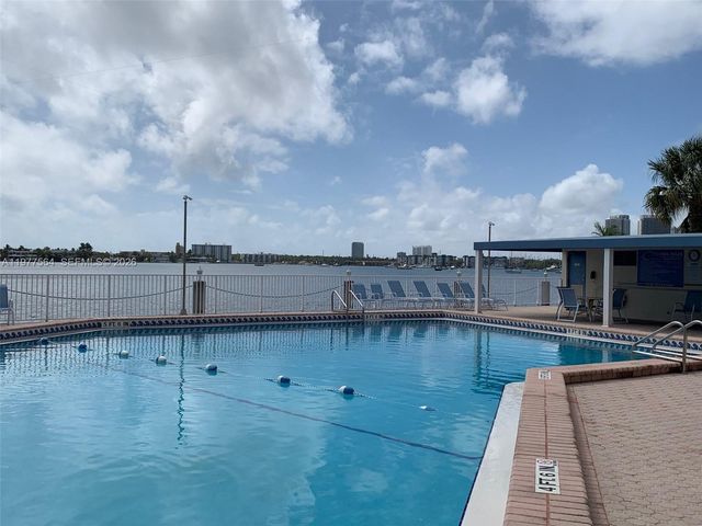 3010 Marcos Dr R105, Aventura, FL 33160