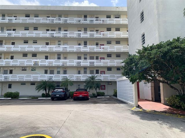 3010 Marcos Dr R105, Aventura, FL 33160