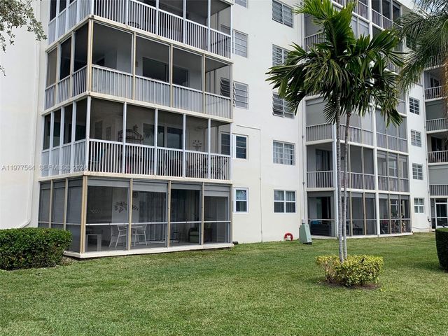 3010 Marcos Dr R105, Aventura, FL 33160