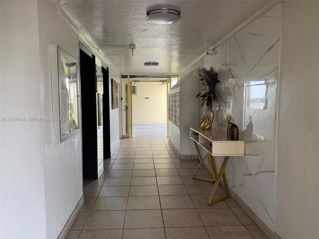 3010 Marcos Dr R105, Aventura, FL 33160