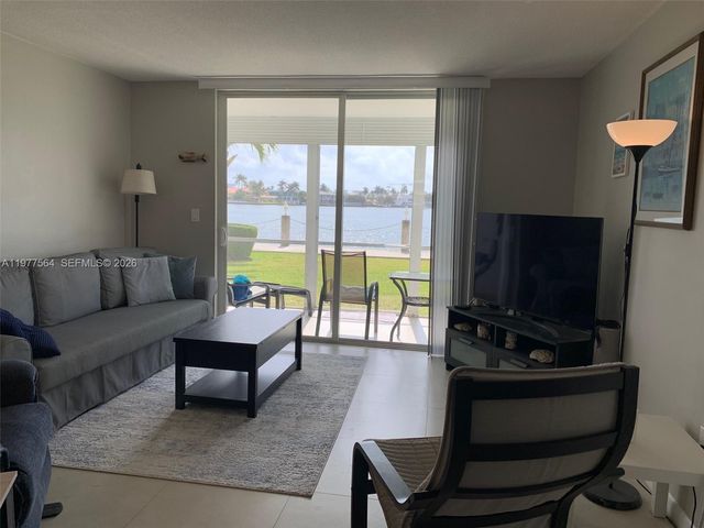 3010 Marcos Dr R105, Aventura, FL 33160