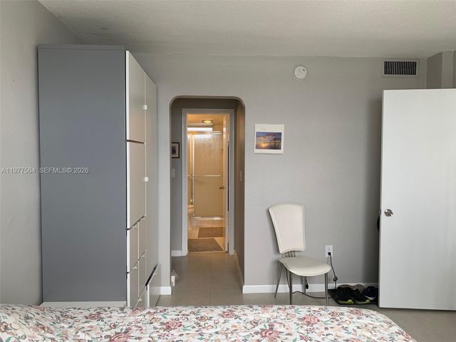 3010 Marcos Dr R105, Aventura, FL 33160