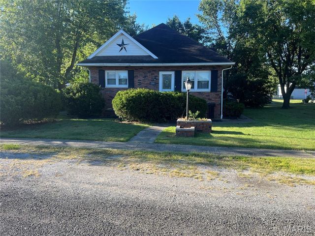 208 Henrietta Street, Gillespie, IL 62033