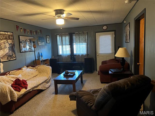 208 Henrietta Street, Gillespie, IL 62033