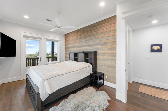 438 Seagrass, Gilchrist, TX 77617