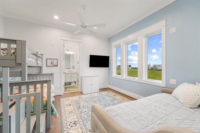 438 Seagrass, Gilchrist, TX 77617