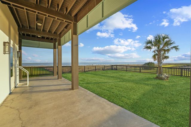 438 Seagrass, Gilchrist, TX 77617