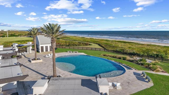 438 Seagrass, Gilchrist, TX 77617