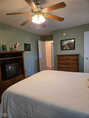 1652 Roundhouse Circle, Greenwood, IN 46143