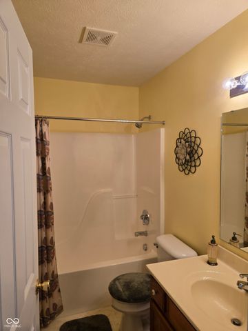 1652 Roundhouse Circle, Greenwood, IN 46143