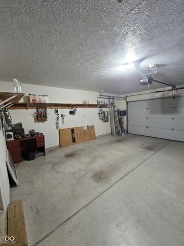 1652 Roundhouse Circle, Greenwood, IN 46143