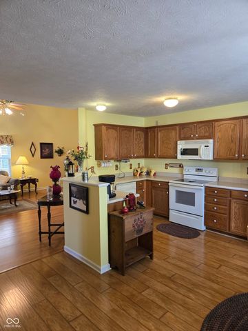 1652 Roundhouse Circle, Greenwood, IN 46143