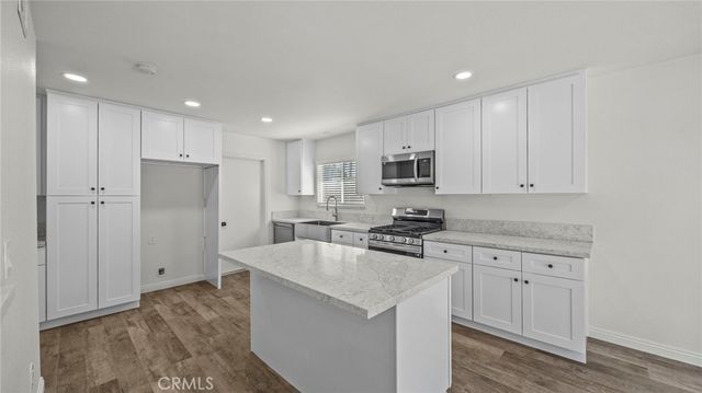 2288 Avenida Del Vista, Corona, CA 92882