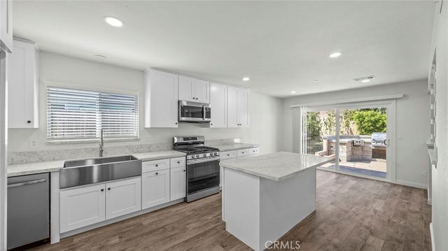 2288 Avenida Del Vista, Corona, CA 92882