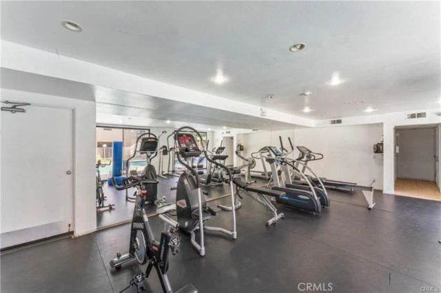 7826 Topanga Canyon 207, Canoga Park, CA 91304