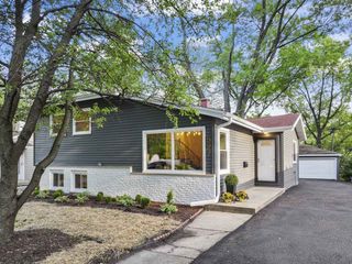 597 Lowden Avenue, Glen Ellyn, IL 60137