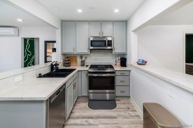 7967 Normal Ave, La Mesa, CA 91941