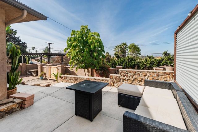 7967 Normal Ave, La Mesa, CA 91941