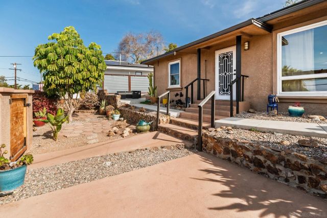 7967 Normal Ave, La Mesa, CA 91941