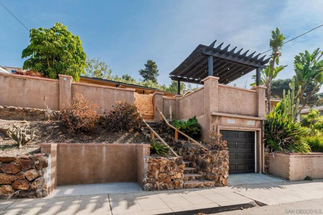 7967 Normal Ave, La Mesa, CA 91941