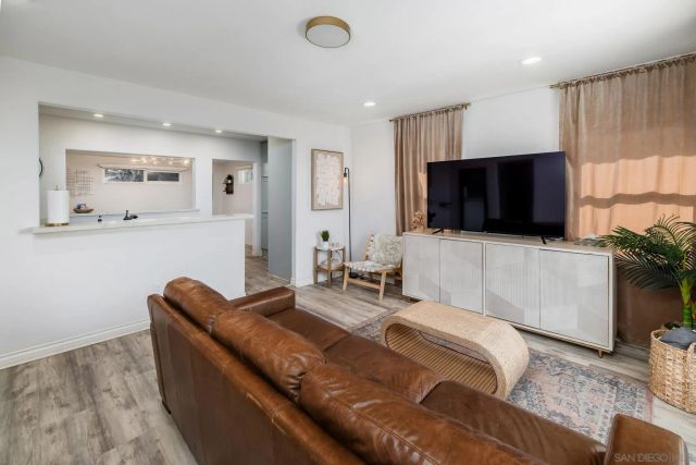 7967 Normal Ave, La Mesa, CA 91941