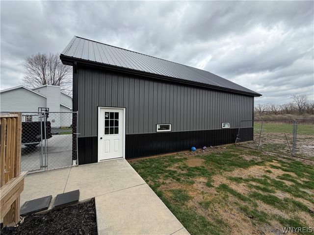 6455 Salt Road, Clarence, NY 14031
