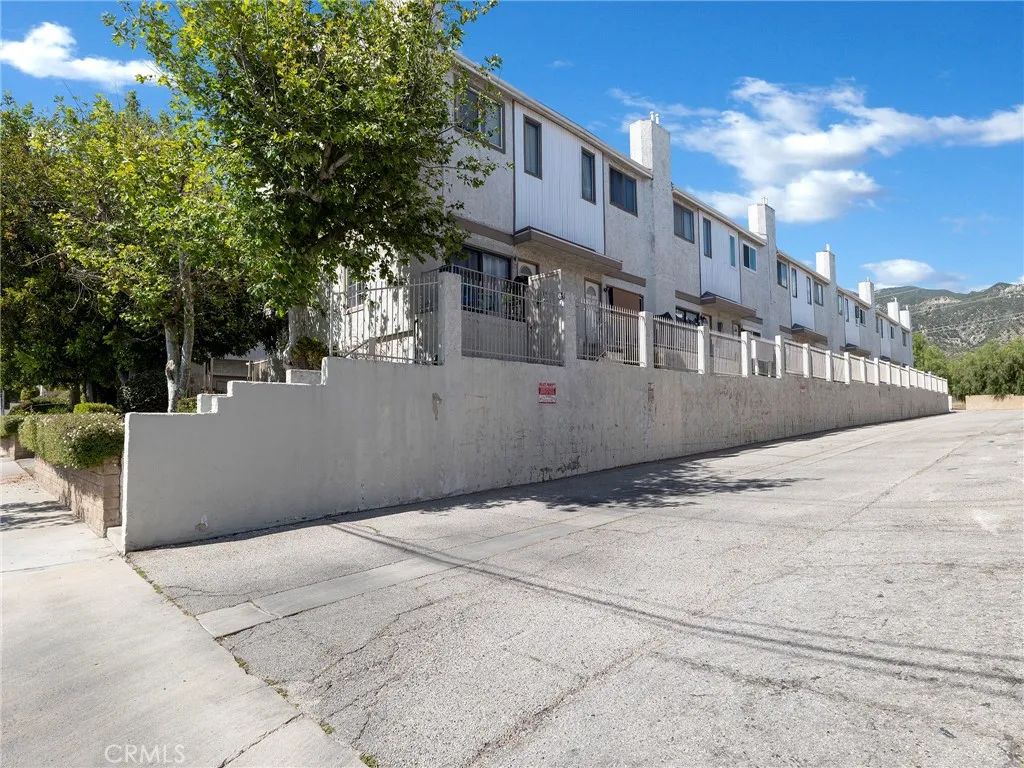 14291 Foothill Boulevard 9, Sylmar, CA 91342