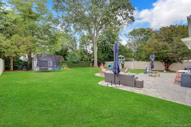68 Alinda Avenue, West Islip, NY 11795