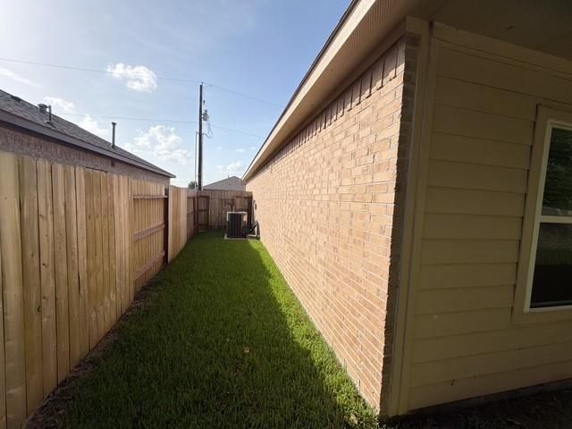 418 Pebble Drive, Dayton, TX 77535