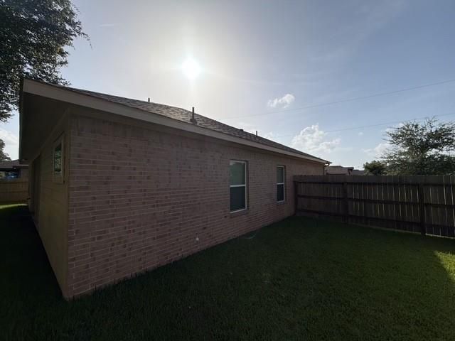 418 Pebble Drive, Dayton, TX 77535