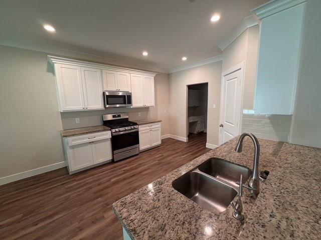418 Pebble Drive, Dayton, TX 77535