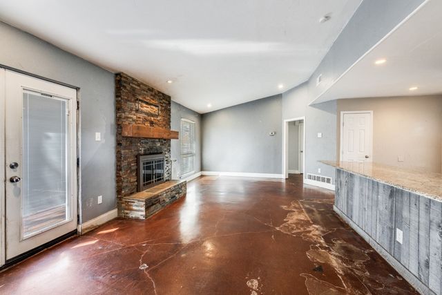 7021 Crabtree Lane, North Richland Hills, TX 76182