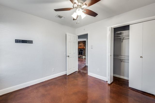 7021 Crabtree Lane, North Richland Hills, TX 76182