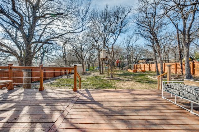 7021 Crabtree Lane, North Richland Hills, TX 76182