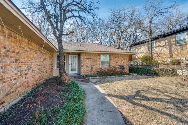 7021 Crabtree Lane, North Richland Hills, TX 76182