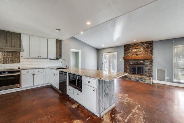 7021 Crabtree Lane, North Richland Hills, TX 76182