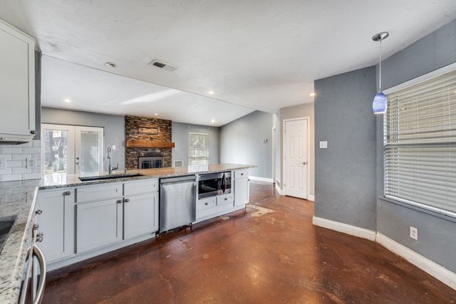 7021 Crabtree Lane, North Richland Hills, TX 76182