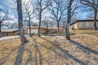 7021 Crabtree Lane, North Richland Hills, TX 76182